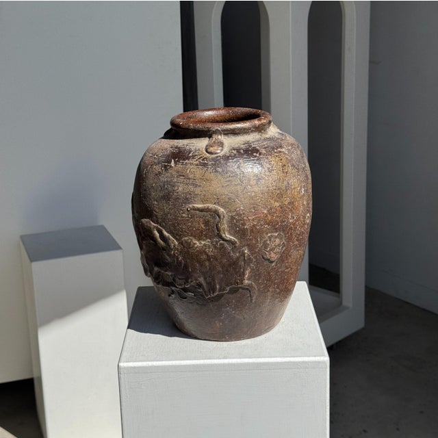 Large Traditional Indonesian Terracotta Pot, 1980s For Sale - Image 4 of 11