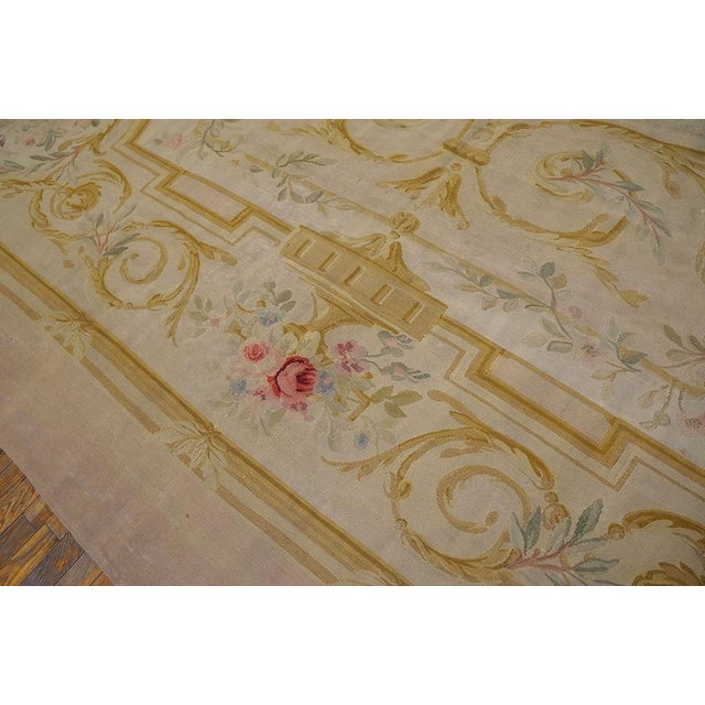 1900s Ivory Gold Medallion Antique European Aubusson Carpet 12'9"x17'3" Flatwoven Wool Rug For Sale In New York - Image 6 of 8