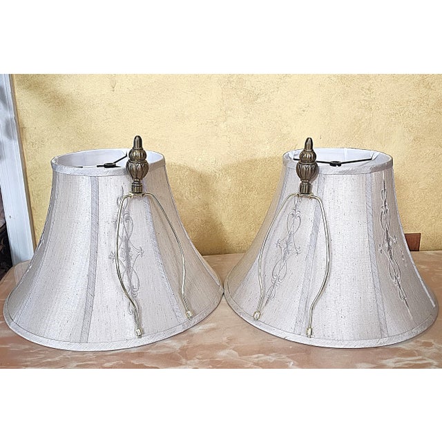 Pair of Vintage Lead Crystal & Antiqued Bronze Table Lamps – Hollywood Regency For Sale In Washington DC - Image 6 of 18