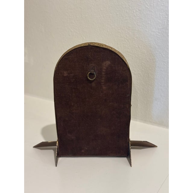 1930s American Art Deco Brass Arched Picture Frame With Rockefeller Center Photograph For Sale - Image 11 of 12