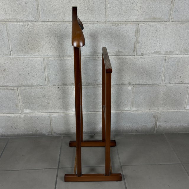 A unique piece of modern art, a classic and functional furnishing accessory, perfect for elegantly organizing your...