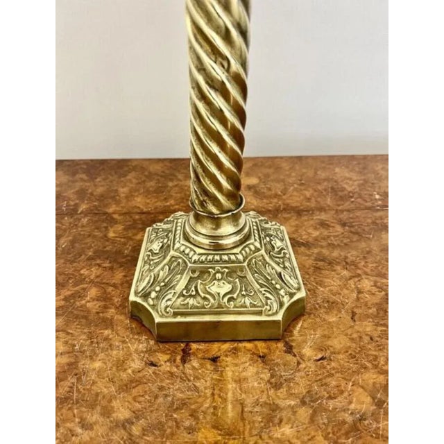 Antique Victorian Oil Lamp, 1860 For Sale - Image 4 of 7
