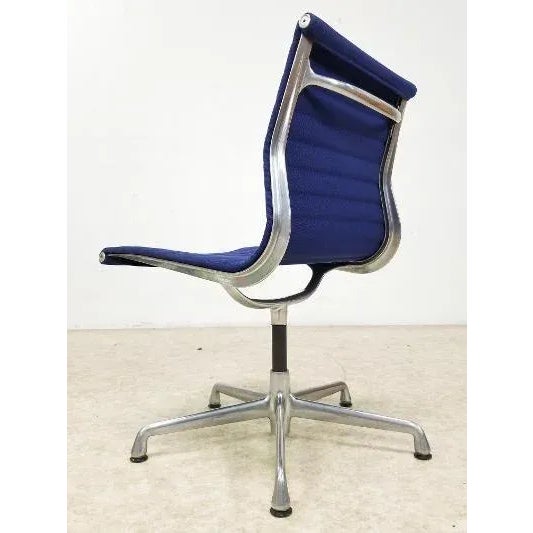 50th Anniversary Edition Herman Miller Aluminum Group Management Chair For Sale In Los Angeles - Image 6 of 12