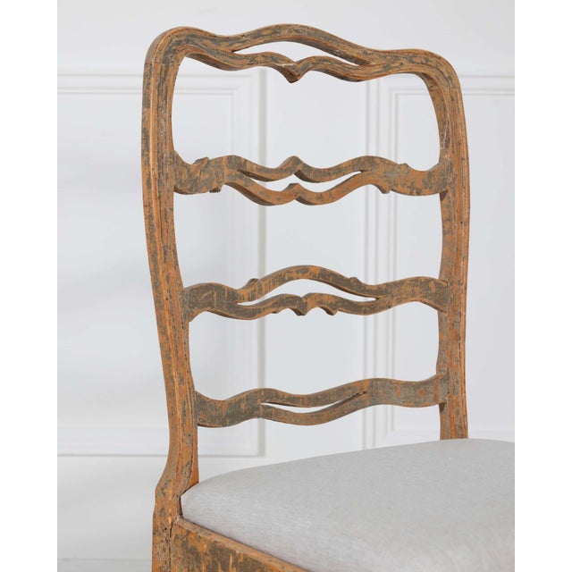 Gustavian (Swedish) A pair of slender Gustavian chairs with smiling details Circa 1780 For Sale - Image 3 of 14