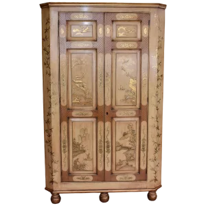 18th Century Chinoiserie Corner Cupboard