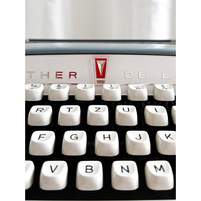 1960s Vintage Typewriter in Light Blue from Brother De Luxe, 1960s For Sale - Image 5 of 18