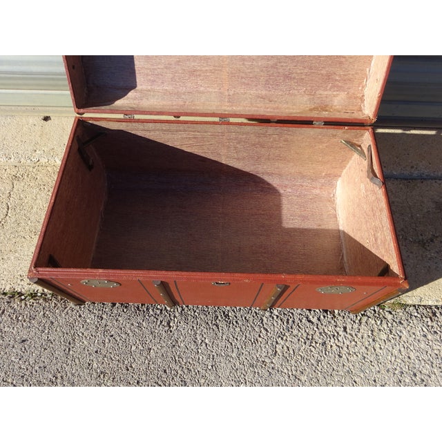 Maroon Vintage Cabin Trunk, 1930s For Sale - Image 8 of 18