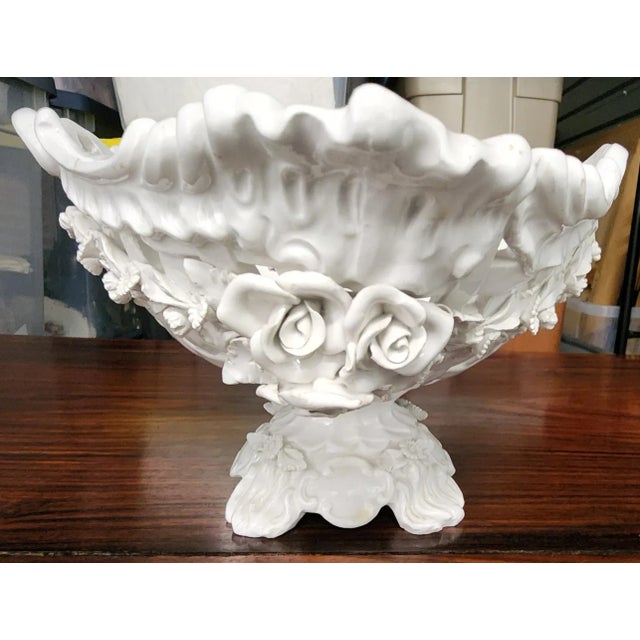 1960s Vintage Italian White Glazed Fine Ceramic Footed Oval Fruit Basket For Sale - Image 5 of 12