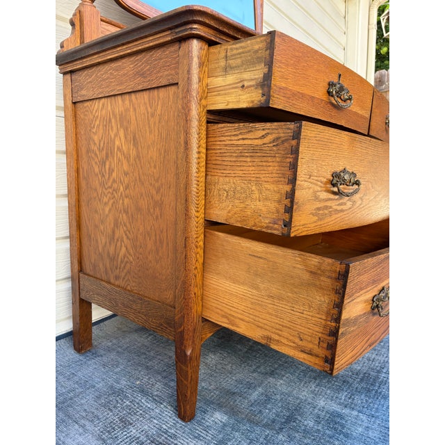 Antique American Tiger Oak Bow-Front Dresser With a Removable Beveled Swivel Mirror by A.H. Heilman & Company For Sale In Los Angeles - Image 6 of 11