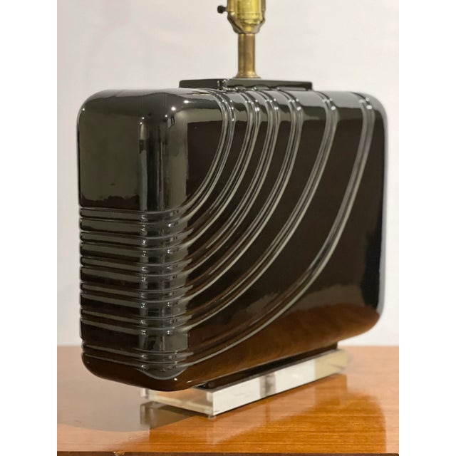 1980s Postmodern Large Black Ceramic and Lucite Table Lamps, Pair For Sale In Philadelphia - Image 6 of 12