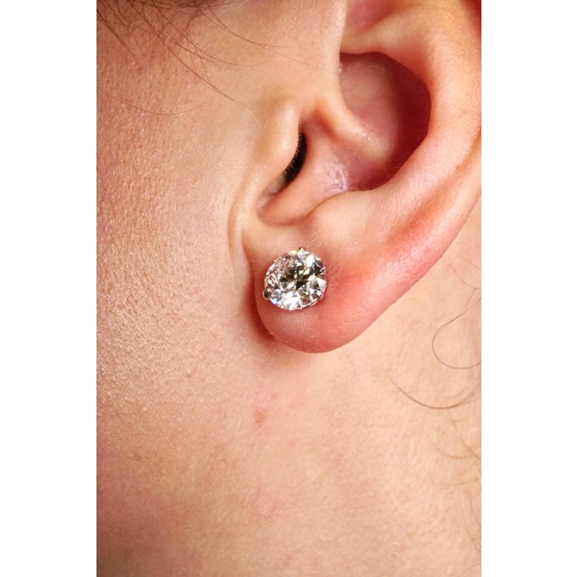 2010s 3 Carat Brilliant Round Diamond Stud Earrings in White Gold For Sale - Image 5 of 5
