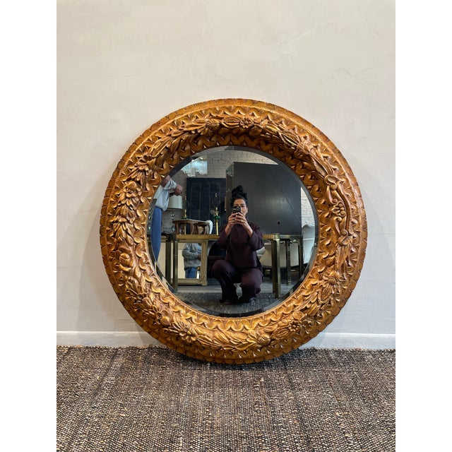 1960s Vintage Hand-Carved Giltwood Round Mirror With Floral Relief For Sale - Image 9 of 10