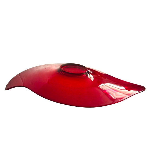 1960s Viking Glass Epic Console Platter/Bowl in Ruby Red For Sale In Miami - Image 6 of 11