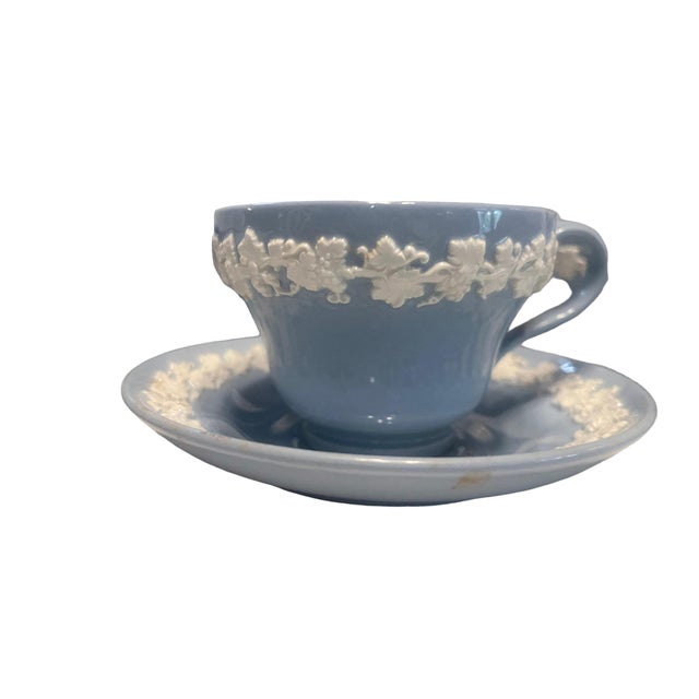 1950s Wedgewood of Etruria & Barlaston England Queensware Dinnerware Set- 43 Pieces For Sale In West Palm - Image 6 of 8