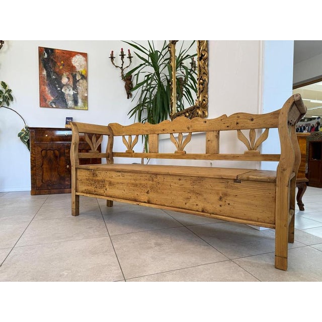 Original, rustic Biedermeier country-style storage bench from Salzburg. Dimensions: Height x Width x Depth 92 x 190 x 51...
