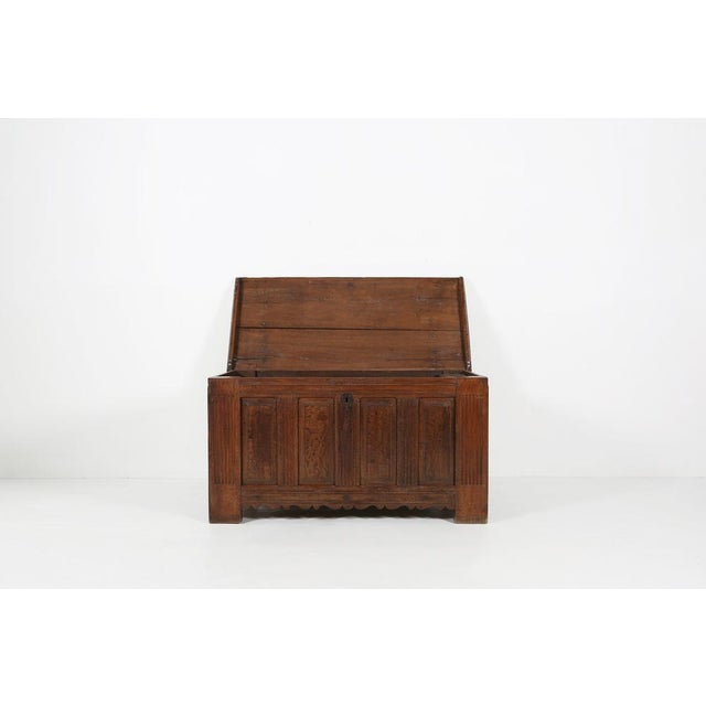 Antique William III Oak Trunk, 1700 For Sale - Image 10 of 14