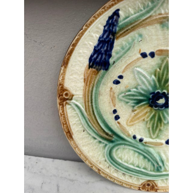 Art Nouveau 19th Century Majolica Flowers & Butterfly Plate Wasmuel For Sale - Image 3 of 4