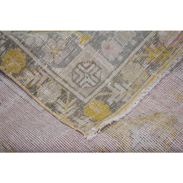 Vintage Turkish Anatolian Hand Knotted Wool Rug, 4'x8'5'' For Sale In New York - Image 6 of 6