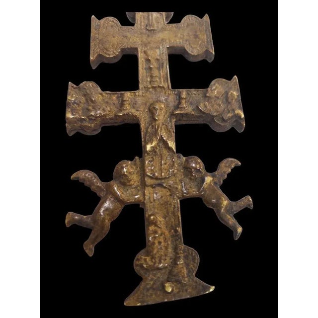Cross of caravaca XVII century. Very beautiful cross of caravaca made in bronze. 17th Century. Measurements: 14X6 cm. Good...