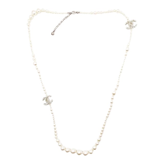 Chanel Silver CC Bubble Pearl Pearl Necklace For Sale
