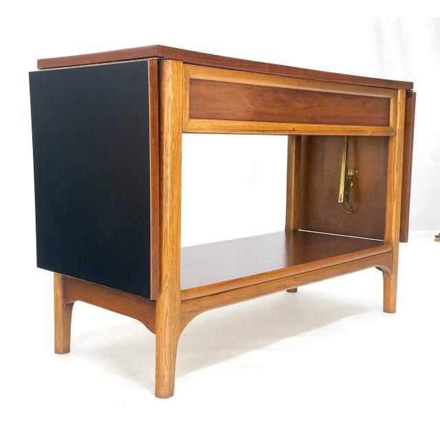 Mid Century Modern Walnut Drop Leaf One Drawer Serving Table Server MINT For Sale - Image 10 of 11