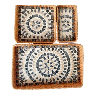 Set of 3 Dark Gray Geometric Flower Pattern Rattan Mother-of-Pearl Inlaid Rectangular Trays For Sale