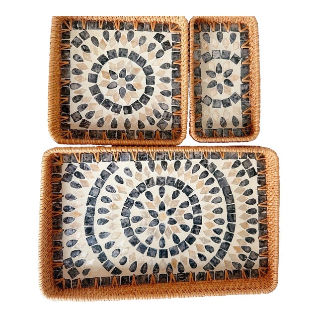 Set of 3 Dark Gray Geometric Flower Pattern Rattan Mother-of-Pearl Inlaid Rectangular Trays For Sale