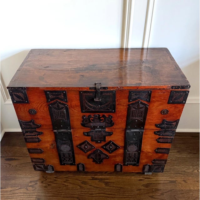 Antique Korean Pakch'on Wedding Bandaji Chest For Sale - Image 14 of 17