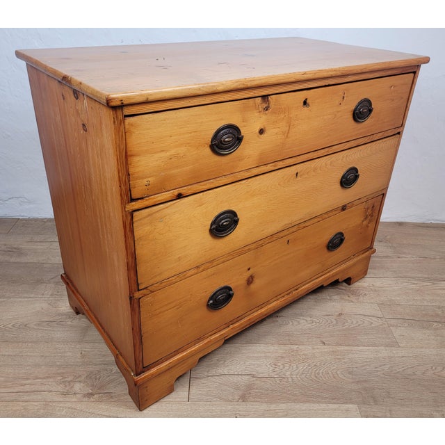 Victorian Pine Chest of 3 Drawers, 1890 For Sale - Image 3 of 18