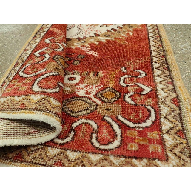 Galerie Shabab Collection Mid-20th Century Turkish Oushak Throw Rug For Sale In New York - Image 6 of 6