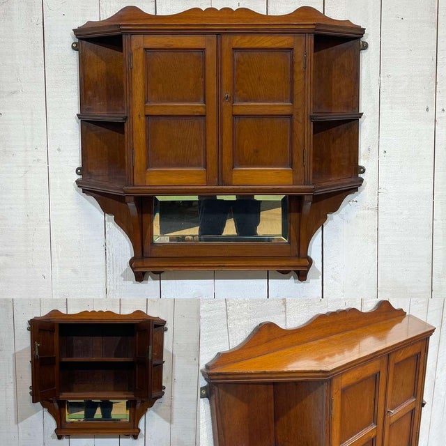 Early 20th century English wall shelf in walnut. W=79cm, H=75cm, D=17cm.