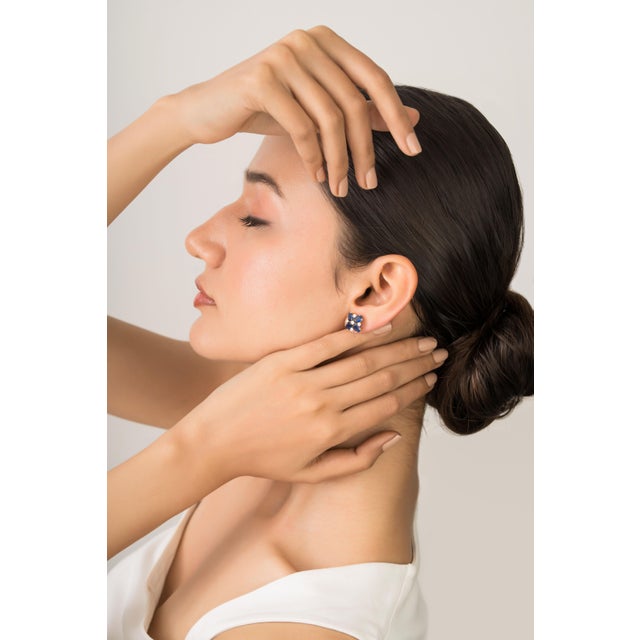 Vintage 3.91 Carat Blue Sapphire Diamond Flower Stud Earrings in 14k Yellow Gold- A Pair For Sale In New York - Image 6 of 14