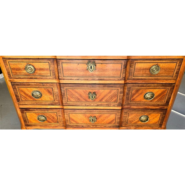 Marquetry Commode with Projecting Top For Sale - Image 3 of 18