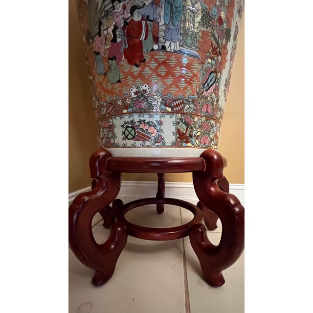 Pair of 4.6 Ft 20th-Century Monumental Vintage Chinese Rose Medallion Porcelain Palace Floor Vase & Carved Stand For Sale - Image 9 of 14
