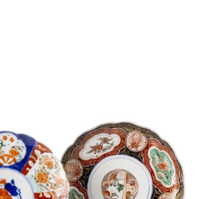 Japanese Porcelain Plates with Scalloped Rim, Set of 3 For Sale - Image 4 of 6
