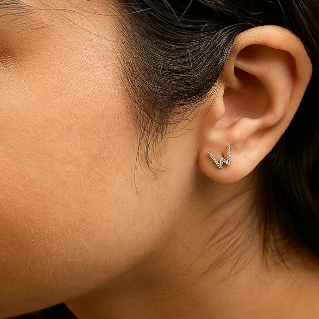 Haus of Brilliance 10K Yellow Gold 1/10 Cttw Diamond 'W' Initial Stud Earring For Sale - Image 4 of 5