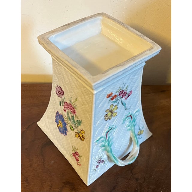 Antique 18th Century Chinese Export Porcelain Bulb Pot or Cachepot Vase in Famille Rose Glaze Circa 1790 For Sale - Image 10 of 13