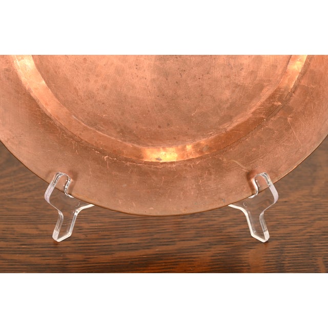 Metal Roycroft Style Arts & Crafts Hammered Copper Charger Plate or Tray For Sale - Image 7 of 12