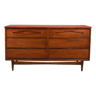 1960s Mid-Century Six Drawer Modern Dresser For Sale
