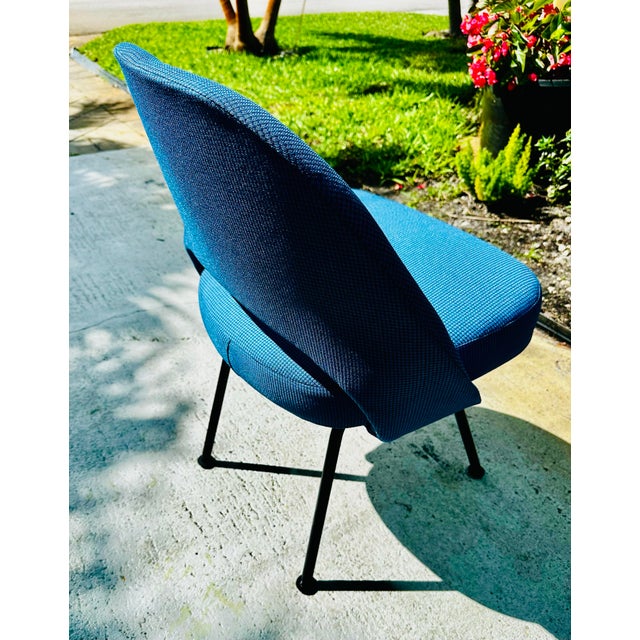 1960's Tweed Executive Chairs Attributed to Saarinen for Knoll- Set of Four For Sale In Miami - Image 6 of 10