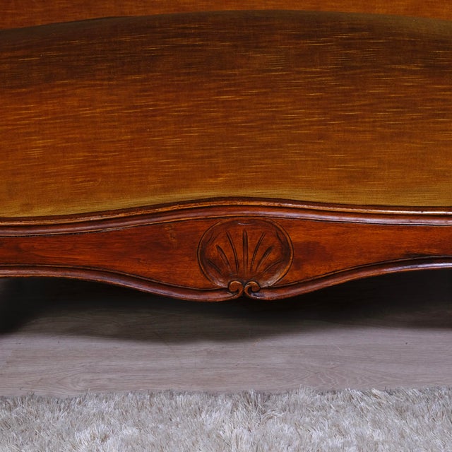 Wood 19th Century Louis Philippe Boat-Shaped Sofa in Walnut and Velvet For Sale - Image 7 of 18