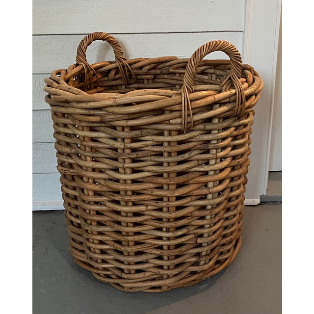 English Large English Woven Wicker Log or Kindling Basket for the Fireplace Hearth For Sale - Image 3 of 13