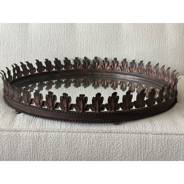 Hollywood Regency Large Vintage Italian Tole Acanthus Leaf Round Mirrored Tray / Round Mirrored Cocktail Tray For Sale - Image 3 of 17
