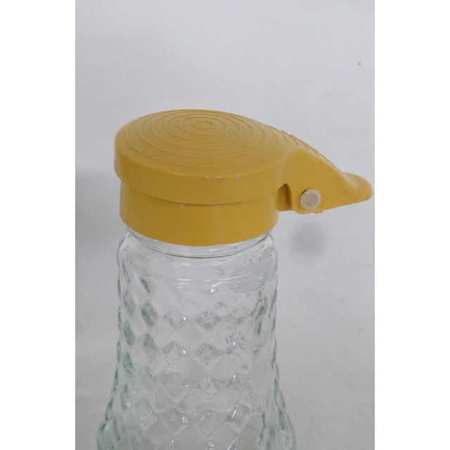 Transparent Mid 20th Century Daniells Mid Century Modern Yellow Flip Top Glass Salt and Pepper Shaker Pair For Sale - Image 8 of 14