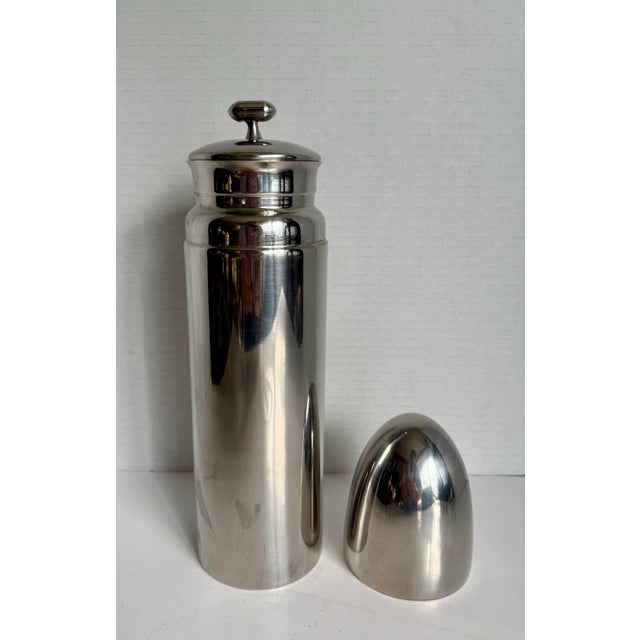 Chrome Mid-20th Century Metrokane Stainless Steel Bullet Cocktail Shaker – 4 Piece Barware Set For Sale - Image 8 of 12