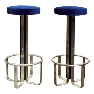 Vintage Blue Velvet and Chrome-Plated Metal Bar Stools, Italy, 1970s, Set of 2 For Sale