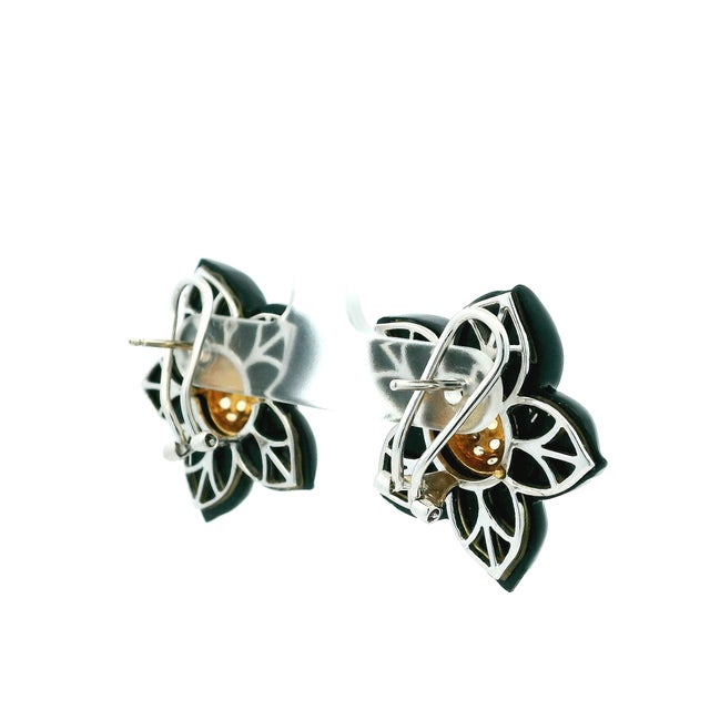 Italian Black Onyx Flower Earrings in 18k White Gold For Sale - Image 4 of 17