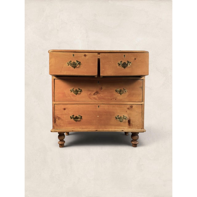Victorian 19th Century English Victorian Pine Chest of Drawers With Turned Bun Feet For Sale - Image 3 of 10
