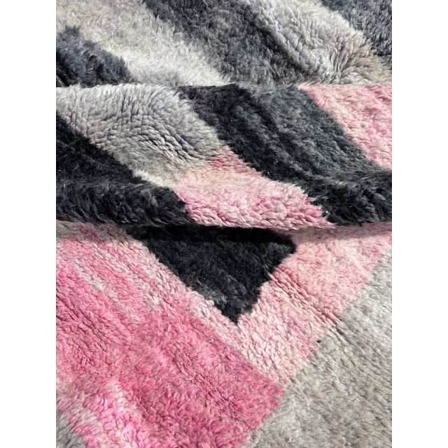 Textile Abstract Moroccan Boujad Wool Rug For Sale - Image 7 of 9