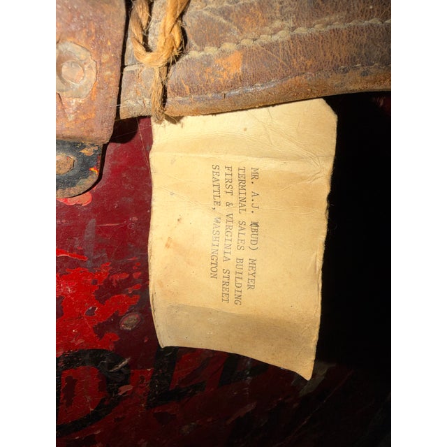 Brick Red Early 20th Century Pendleton Trunk For Sale - Image 8 of 9